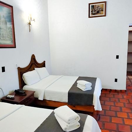 Hotel Frances Guadalajara Eksteriør bilde